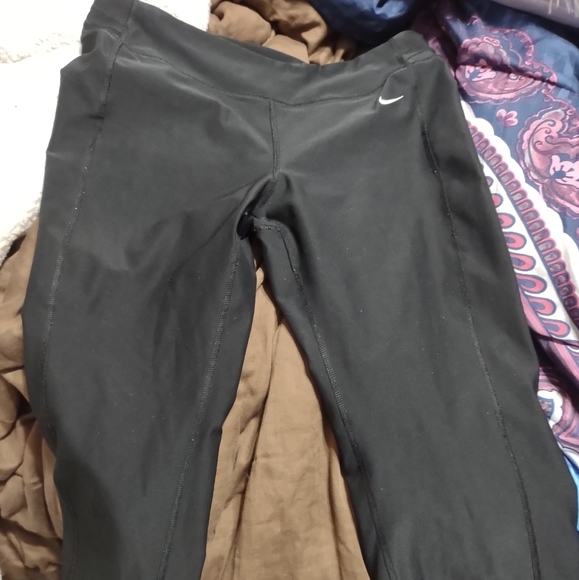 Nike Pants - Nike dri fit capris